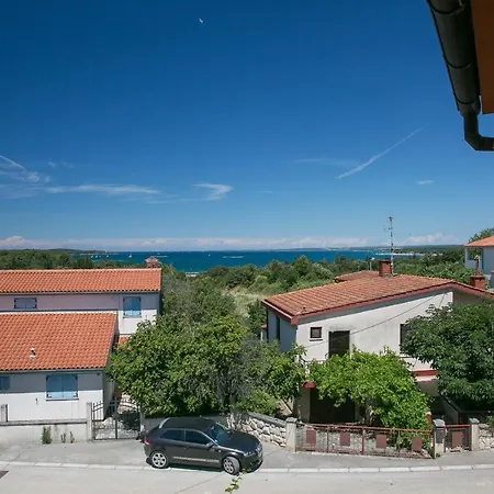 Sara, Village Stinjan *