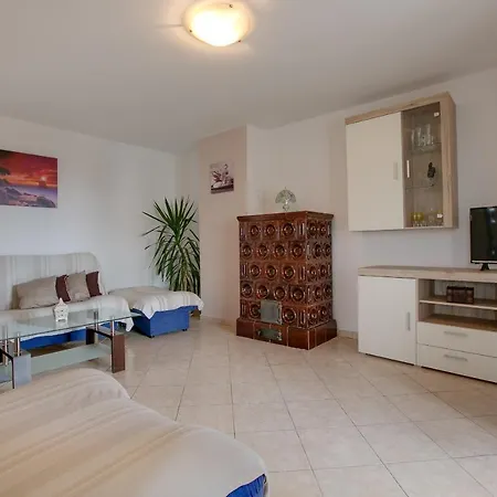 Sara, Village Stinjan Апартаменти *