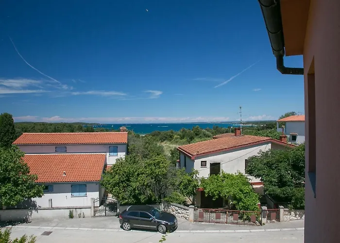 Sara, Village Stinjan *