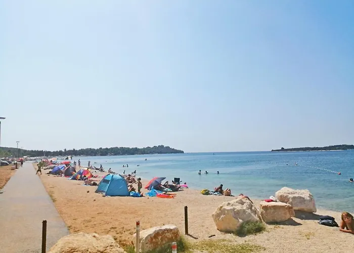 Sara, Village Stinjan Апартаменти *