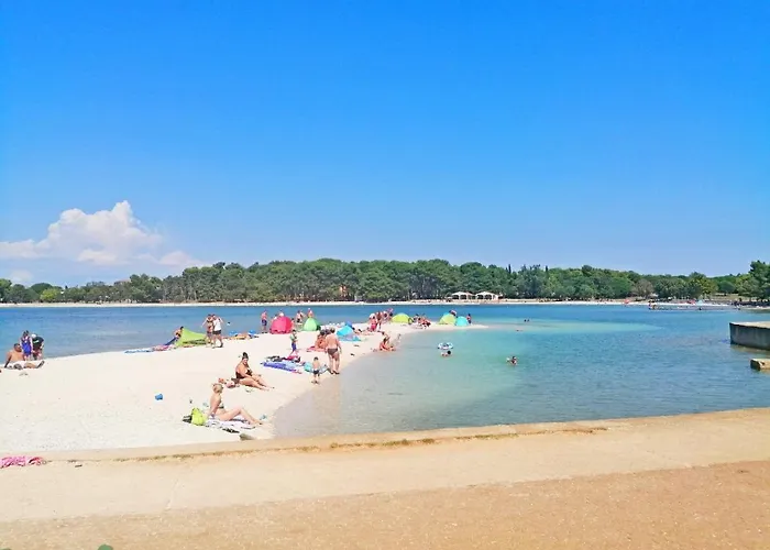 Sara, Village Stinjan