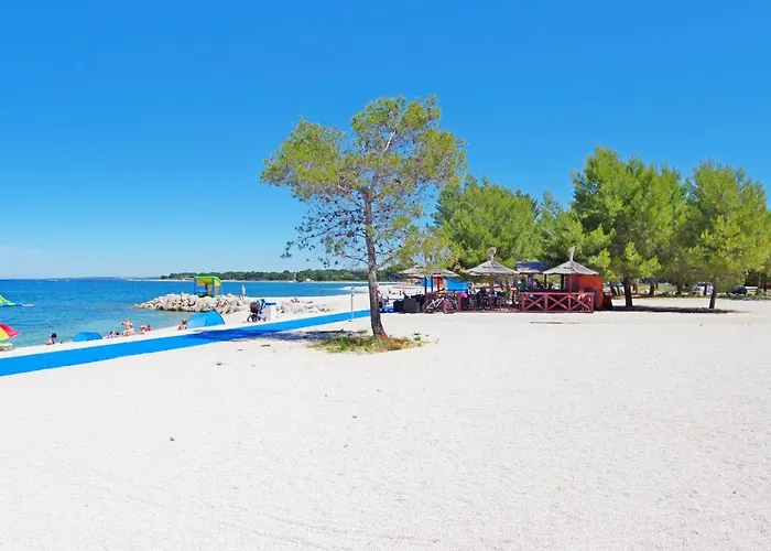 Sara, Village Stinjan *