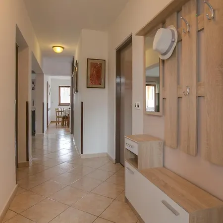 Sara, Village štinjan * Pula