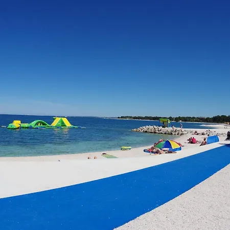 Sara, Village štinjan Lägenhet