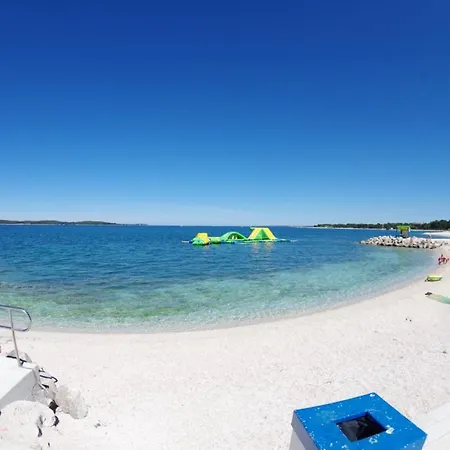 Sara, Village Stinjan Apartament Pula