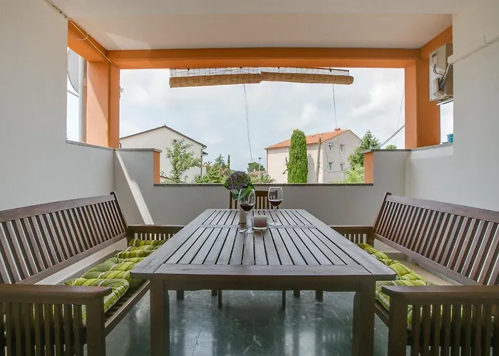 Apartment Sara, Village Stinjan