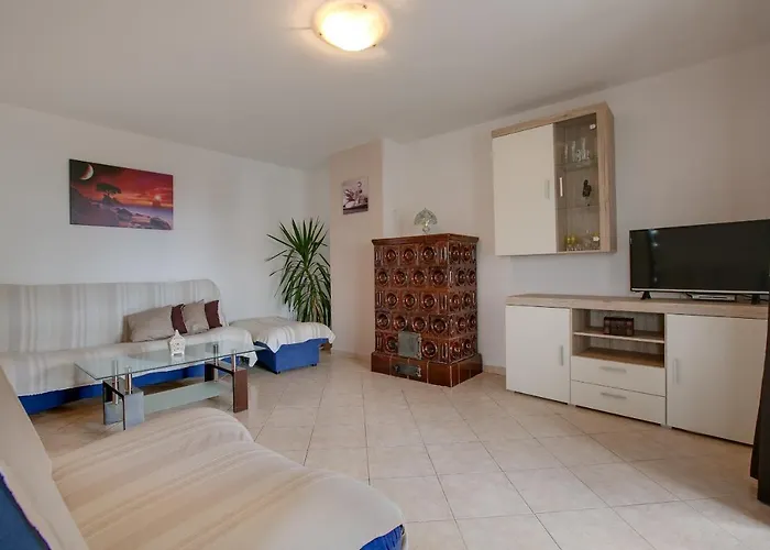 Sara, Village Stinjan Apartment *