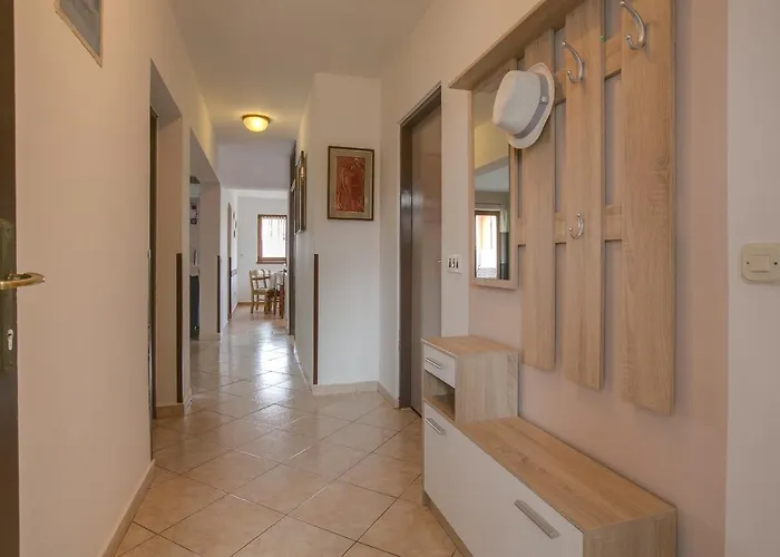 Sara, Village Stinjan * Pula